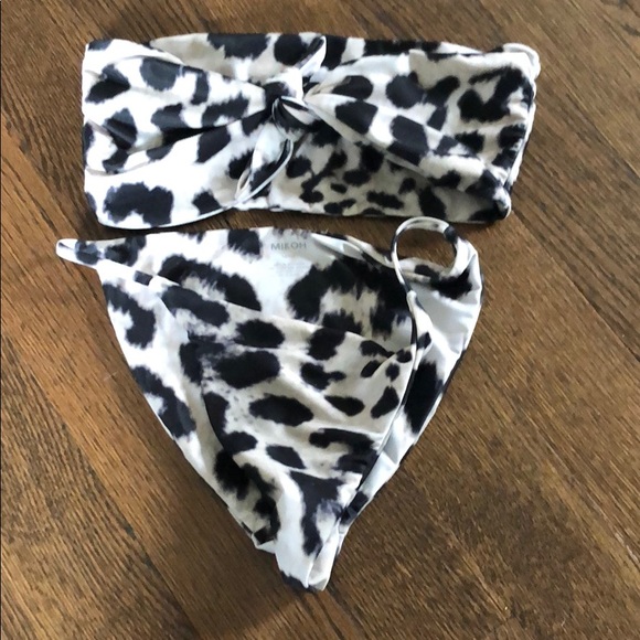 Mikoh swimsuit seen on Arielle Charnas. - Picture 2 of 3